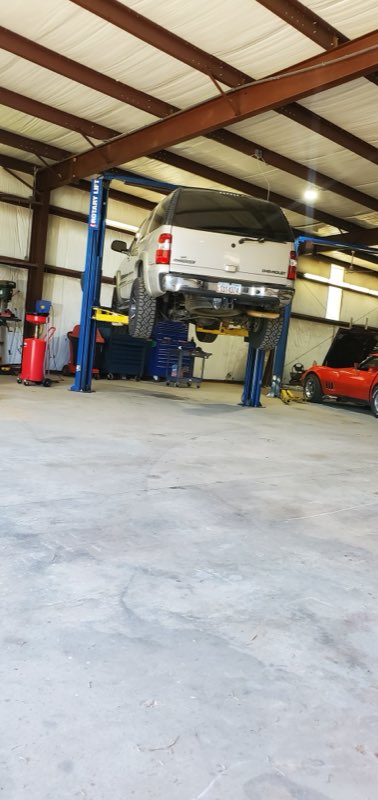 Twisted Rodz auto repair shop photo