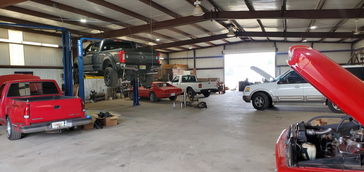 Twisted Rodz Automotive and Performance shop floor